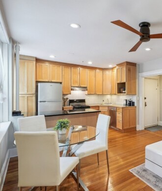 Building Photo - 120 Riverway