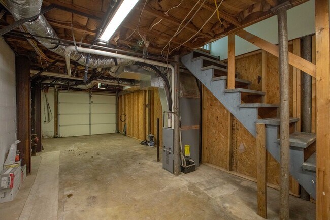 Building Photo - 4915 Darlington Dr