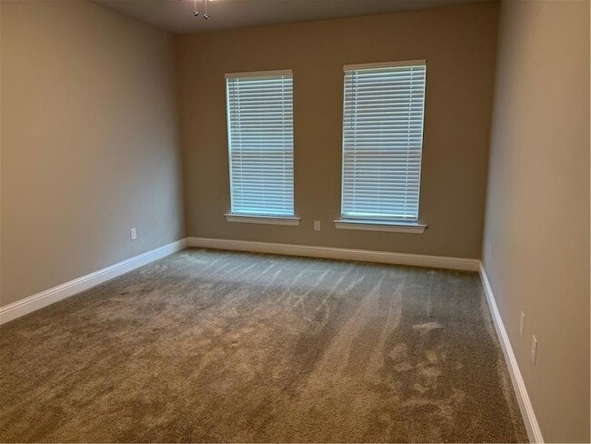 Building Photo - 557 Claiborne Trails Dr