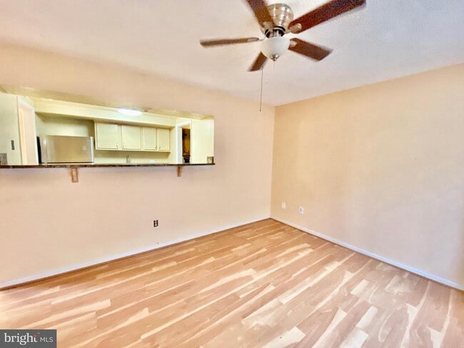 Building Photo - 8864 Walutes Cir