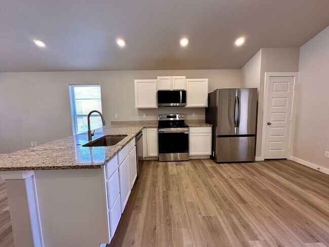 Building Photo - 5817 Settler Ave