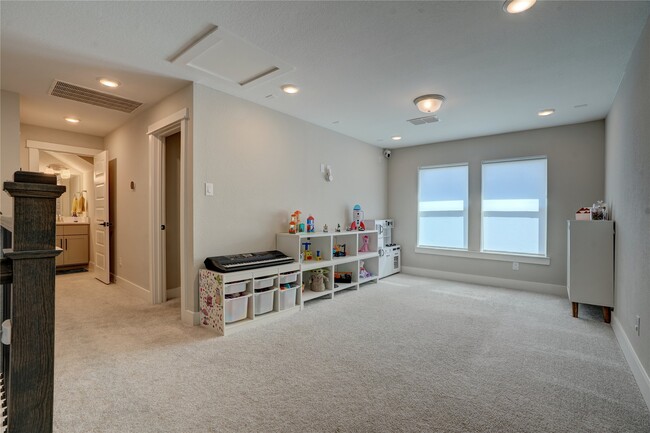 Building Photo - 3603 Kensington Gdns Ln