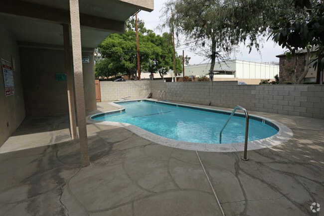 Pool - Amber Court I