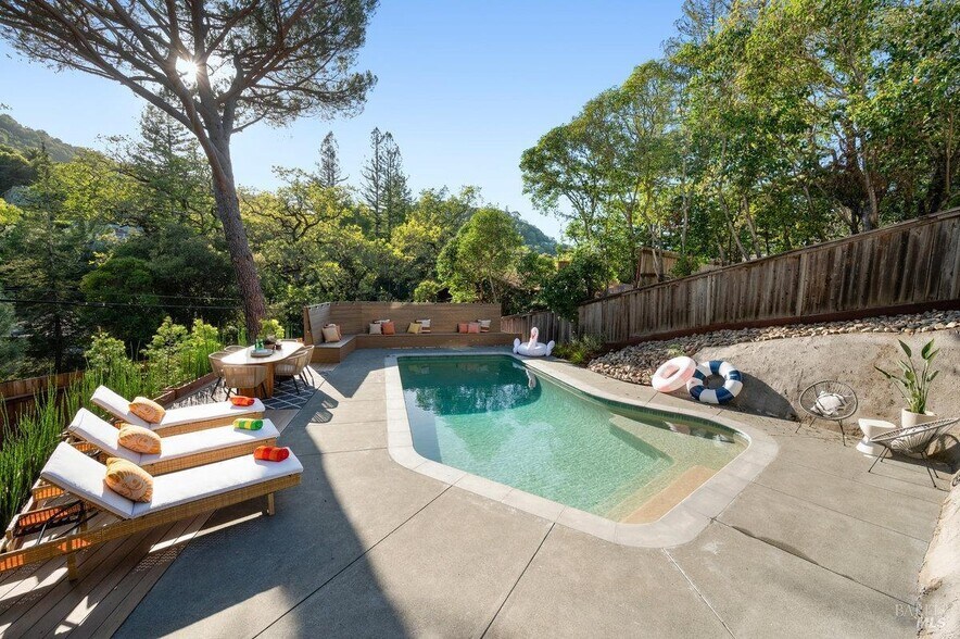 Pool - 19 Savannah Ave