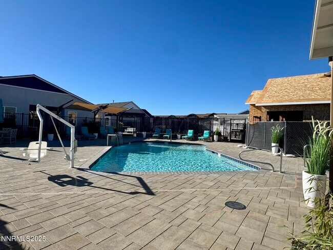 Building Photo - 406 Heirloom St