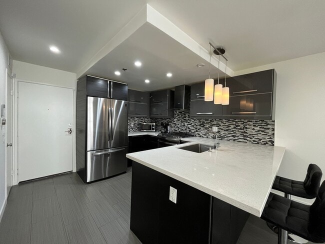 Building Photo - MOVE-IN READY, NoHo Arts 1+1, upgraded con...