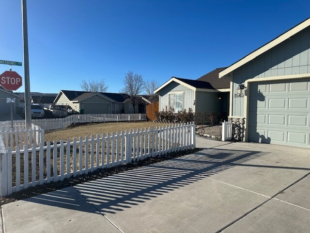 Building Photo - 1545 Wrangler Ln