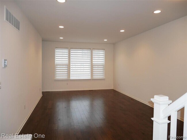 Building Photo - 4637 Bradley Cir