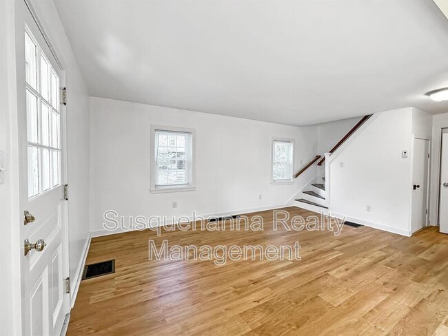 Building Photo - 169 Engle Ln