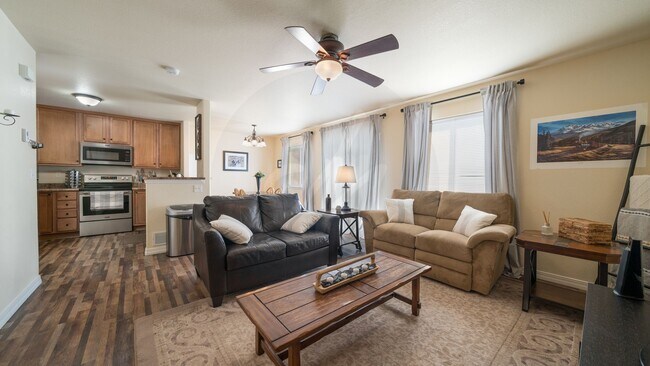 Building Photo - Fully Furnished Townhome in Park Haven Vil...