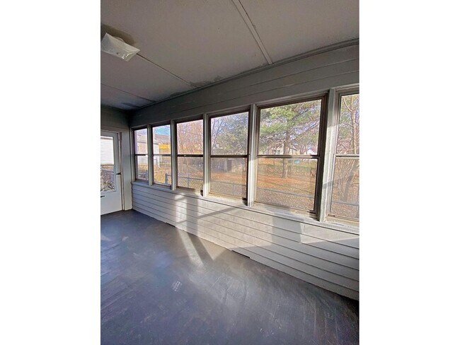 Building Photo - 4707 N 40th Ave