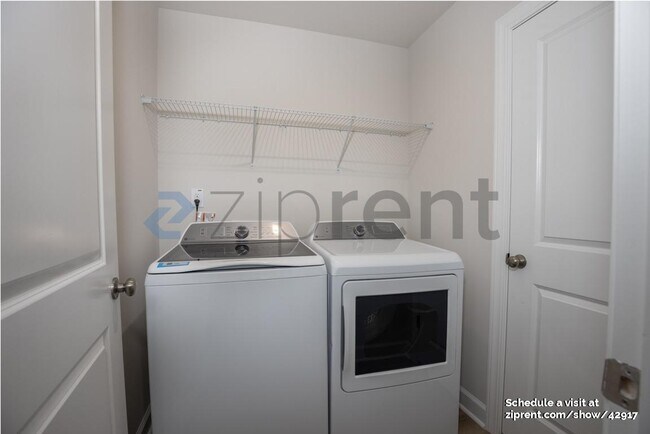 Building Photo - 1220 Tredenham Wy