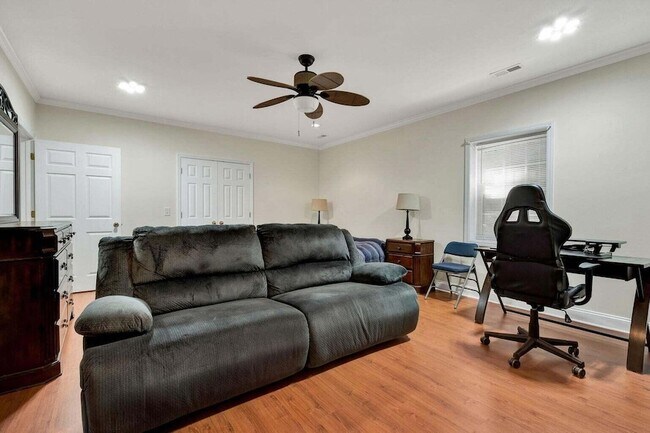 Building Photo - 1865 Weston Pl NW