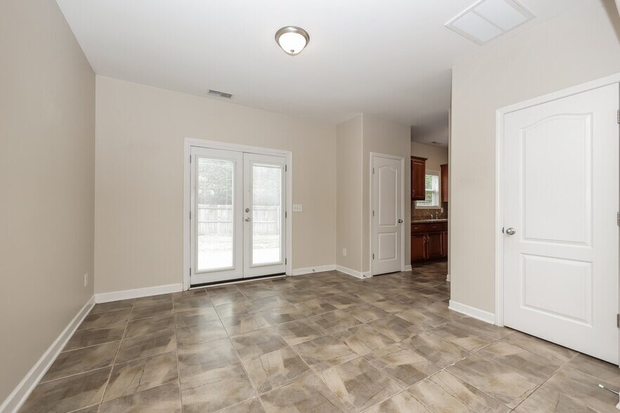 Building Photo - 8002 Starling Ct