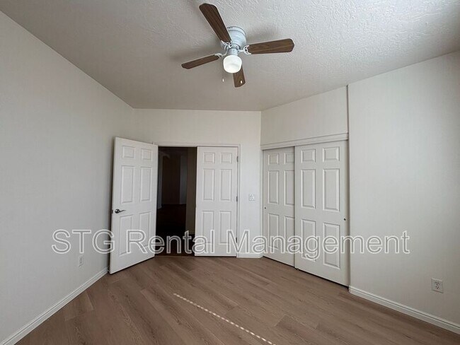 Building Photo - 3753 E Canyon Crest Ave