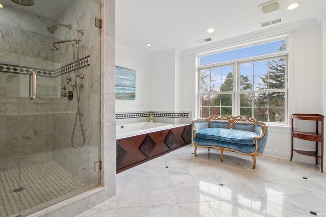Building Photo - 57 Overbrook Dr