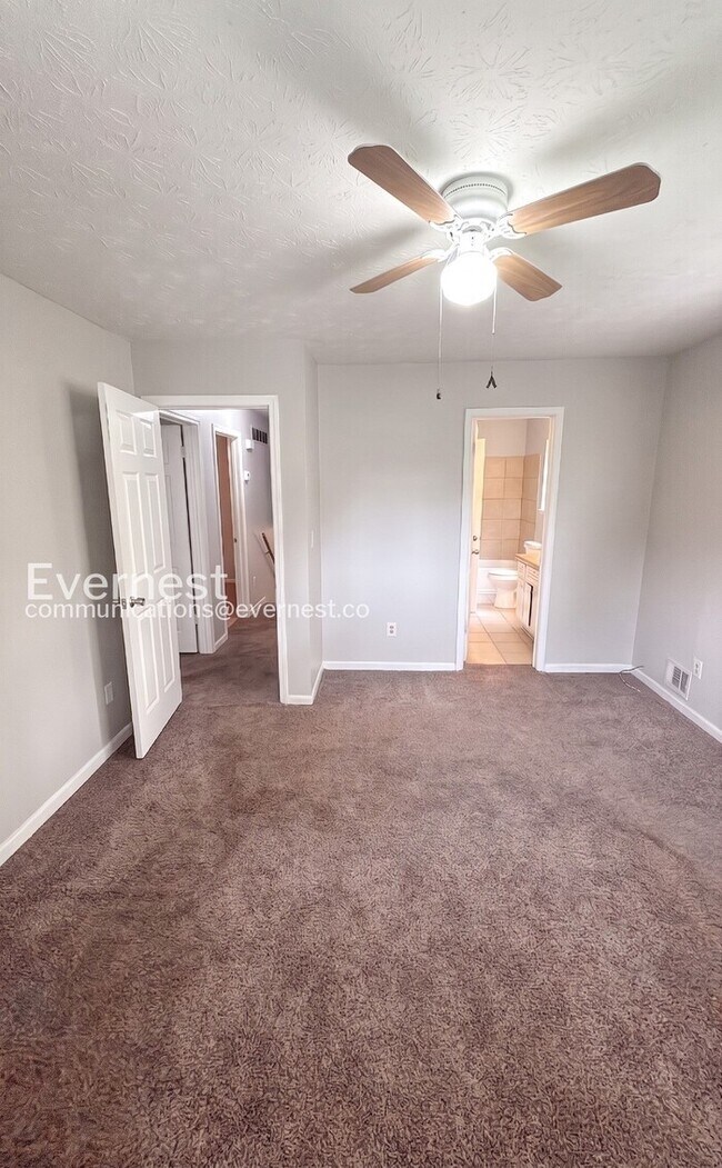 Building Photo - 4 Bed, 2.5 Bath Home with Carport / Available Now!