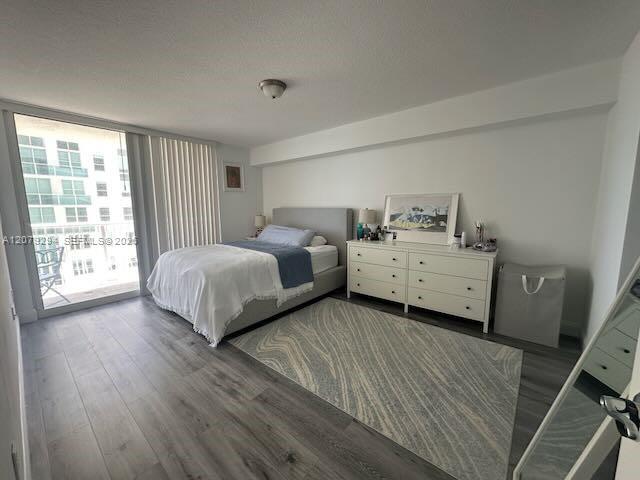 Building Photo - 1200 Brickell Bay Dr