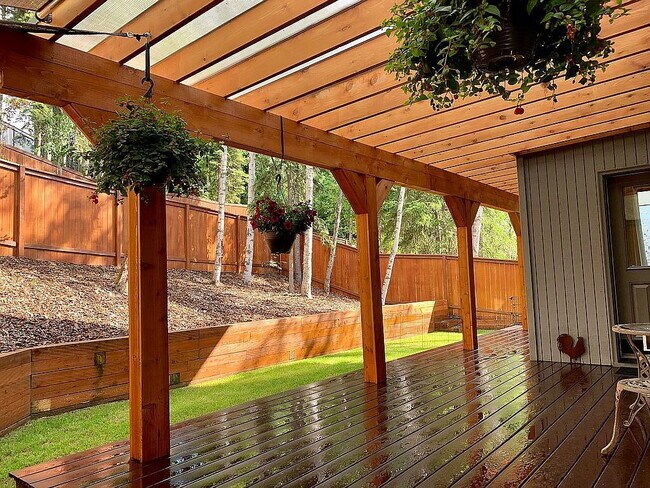 Building Photo - "Discover Your Dream Home: Spacious 4-Bedroom Sanctuary with 3 Full Baths in Beautiful Anchorage!"