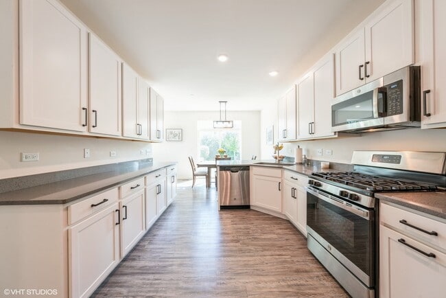 Building Photo - 1744 Carlstedt Dr