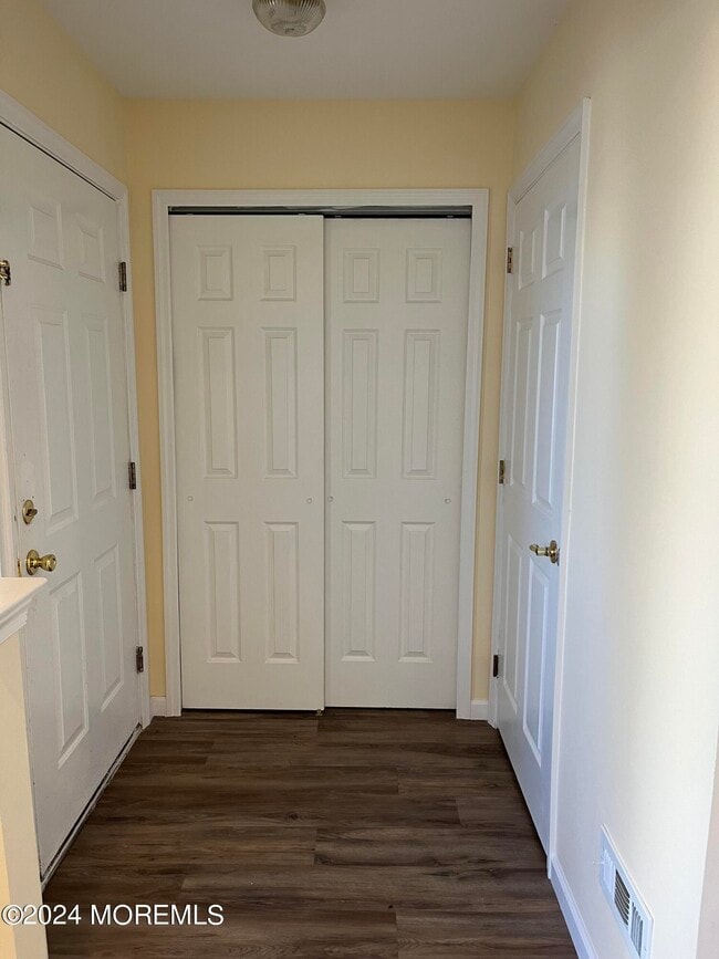 Building Photo - 156 Brookfield Dr