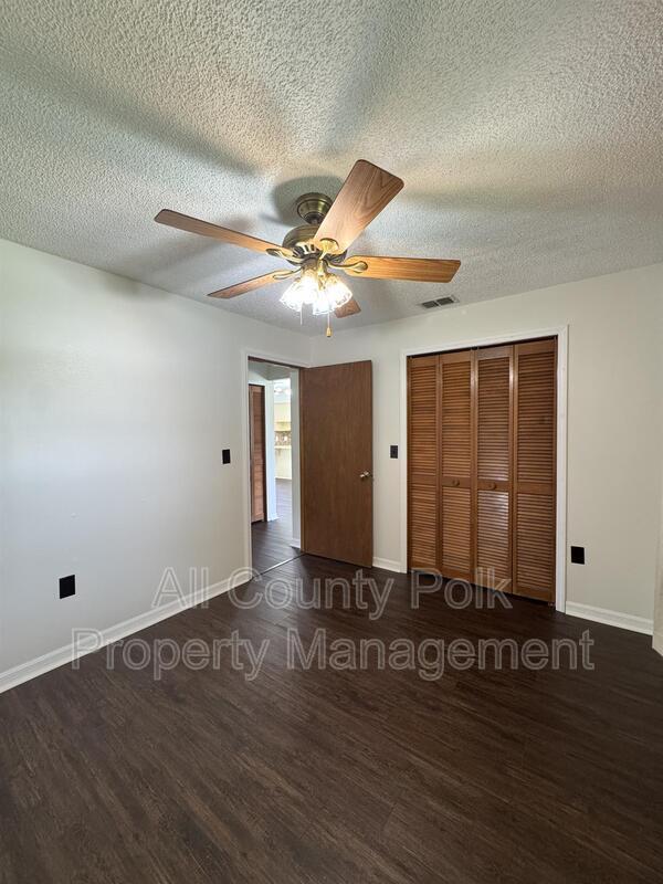 Building Photo - 8601 Sunnydale Ln