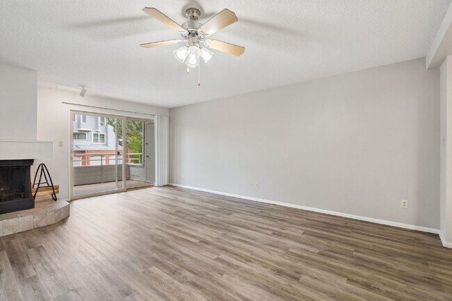 Building Photo - 952 Acapulco Ct