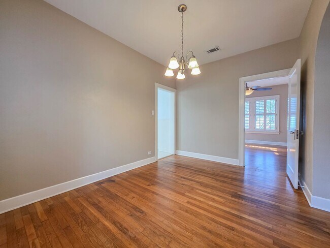 Building Photo - 3901 Red River St