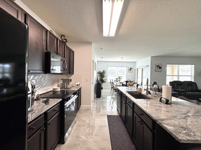 Building Photo - 239 Willow Bend Dr