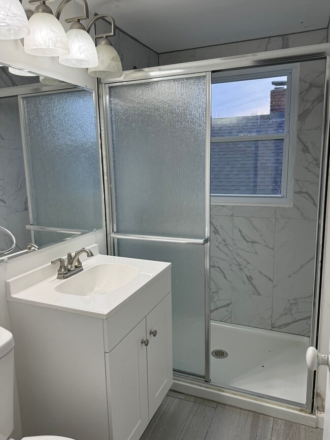 Building Photo - 2200 Ozark St