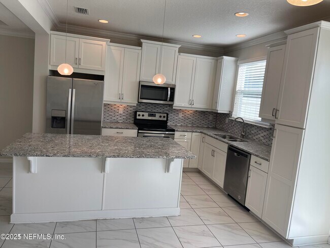 Building Photo - 517 Richmond Dr