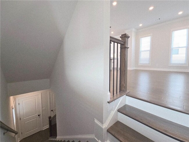 Building Photo - 163 Basil St