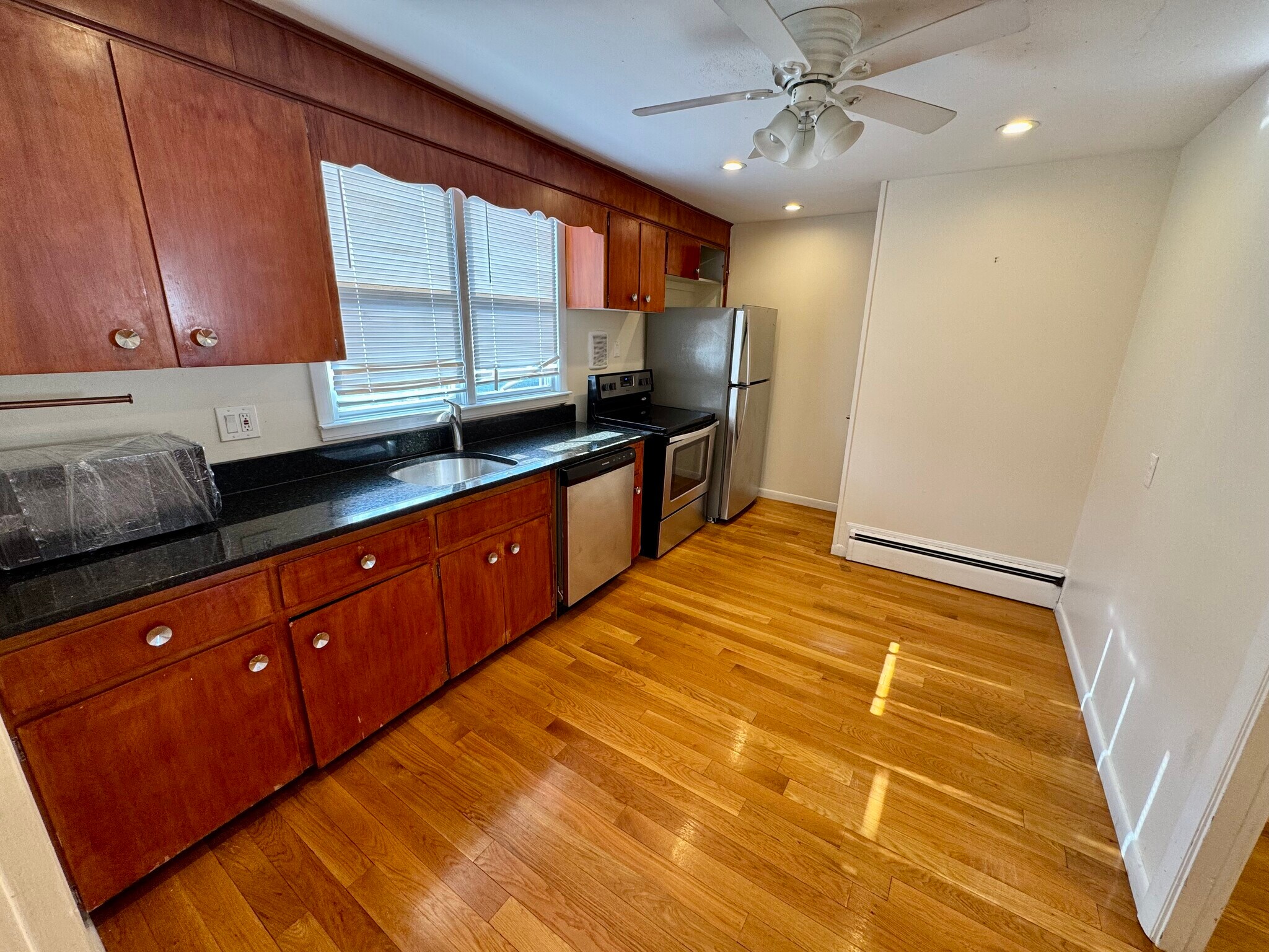 Building Photo - 49 Boylston St