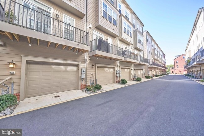 Building Photo - 256 Bluemont Branch Terrace SE