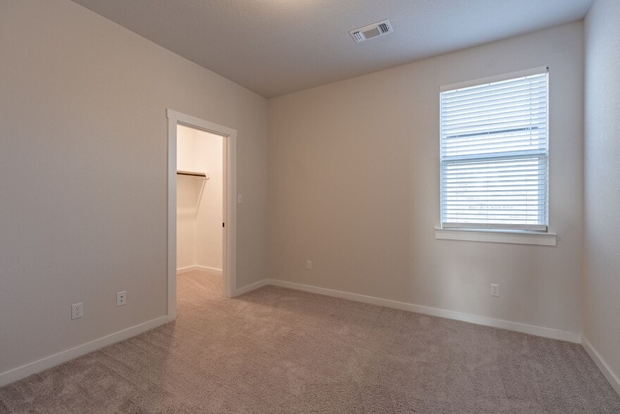 Building Photo - 6413 Night Chinook Dr