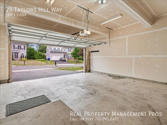 Building Photo - 23 Taylors Hl Wy