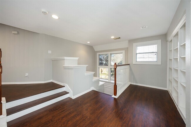 Building Photo - 3419 Crosby Landing