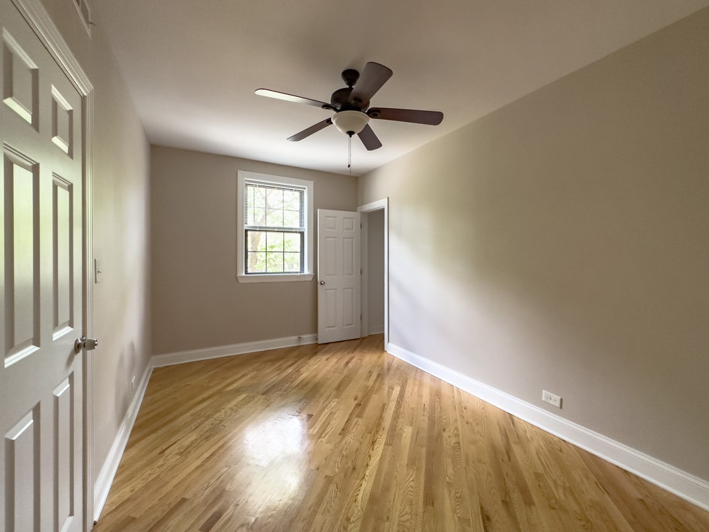 Building Photo - 913 Green Bay Rd