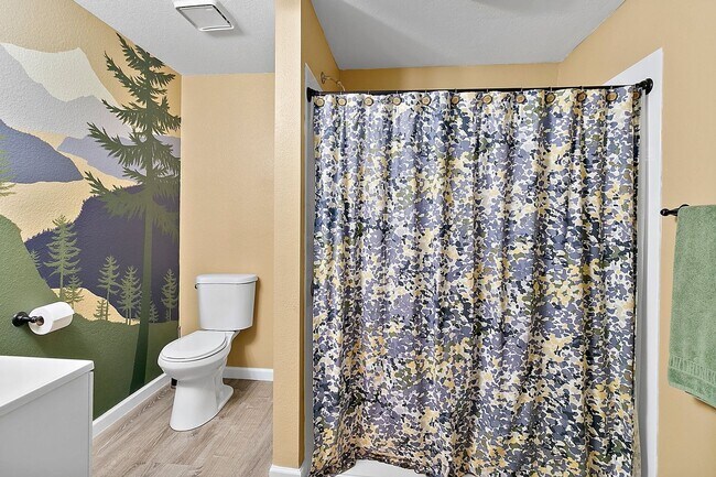 Building Photo - Lakeside Living in Lacey's Lake Forest Nei...