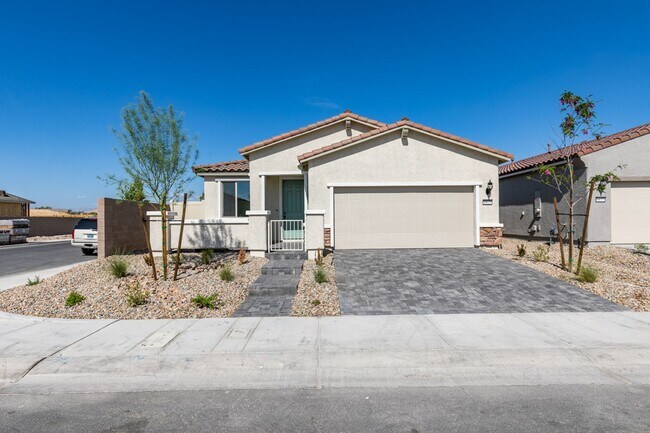 Building Photo - GORGEOUS SINGLE STORY WITH MANY UPGRADES*3 BEDROOMS*DEN!