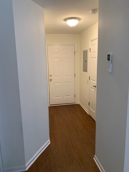 Building Photo - 136 Grand Ave