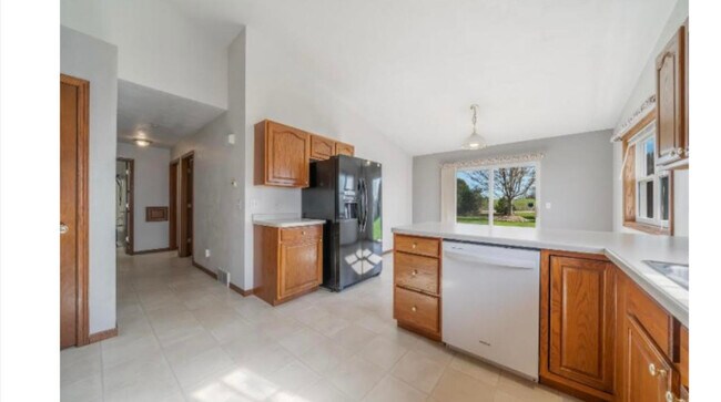 Building Photo - 5769 Skippers Ln