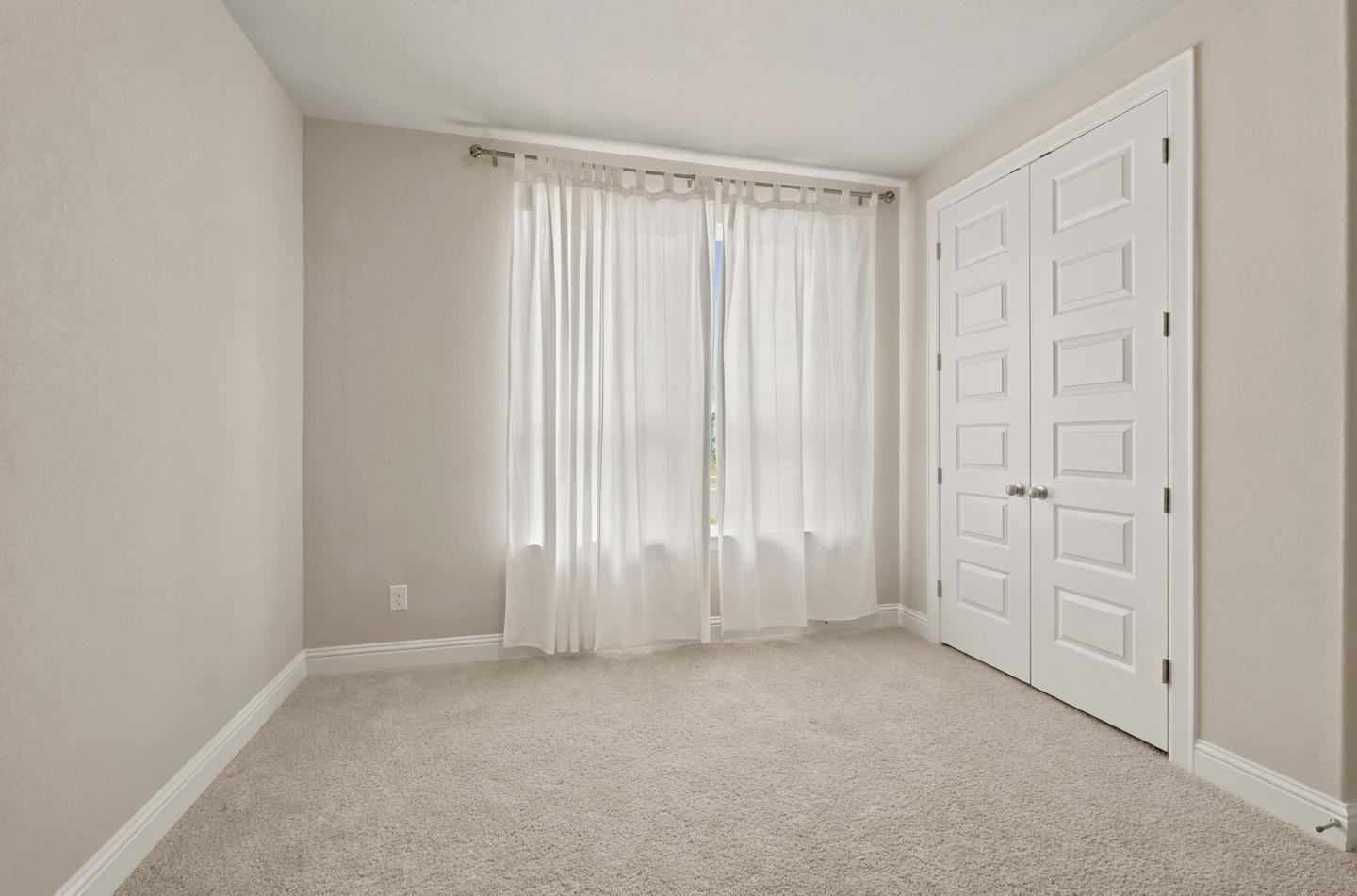 Building Photo - Comfortable Niederwald living with spacious common areas
