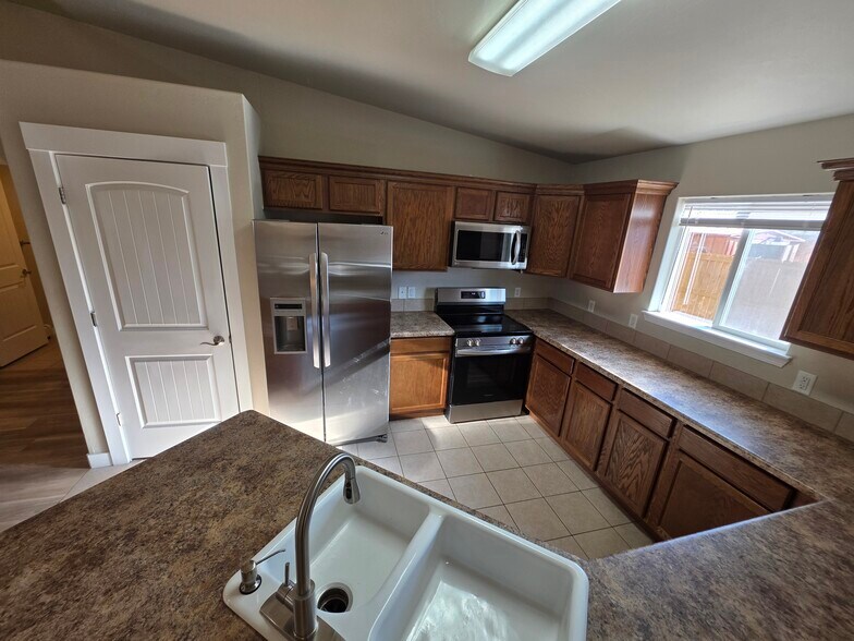 Building Photo - 308 N Mulberry St