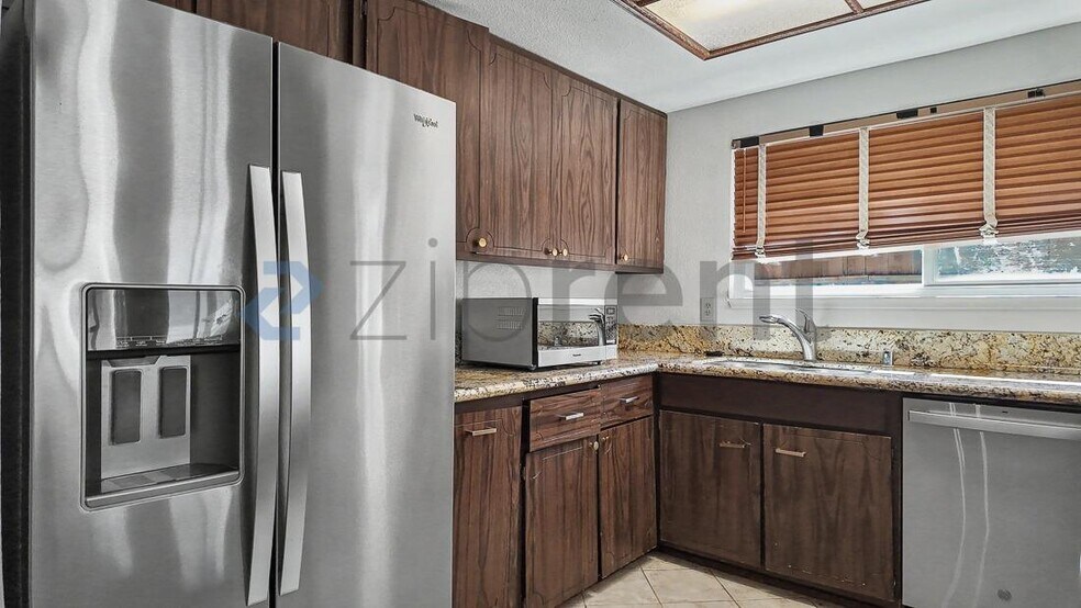 Building Photo - Unit 9517