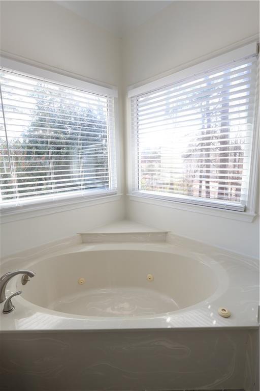 Building Photo - 1056 Oak Hollow Ct