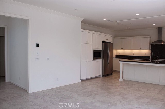 Building Photo - 177 Frontier