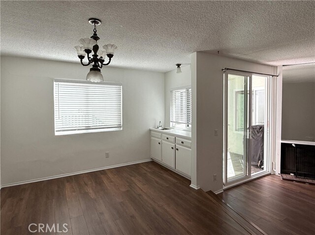 Building Photo - 944 17th St