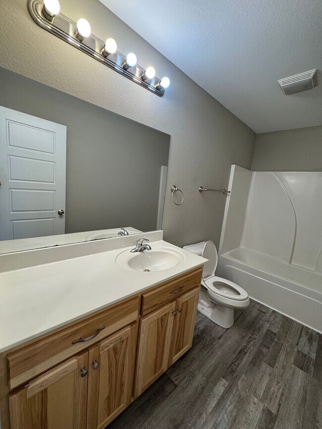 Building Photo - 310 N Varnell Rd