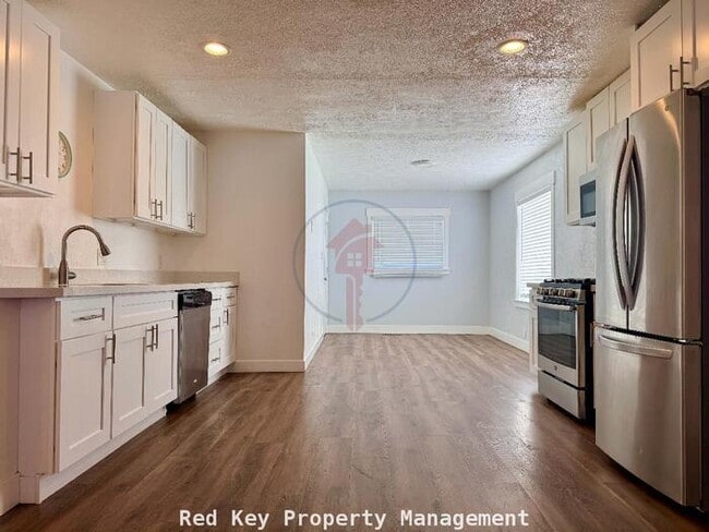 Building Photo - 3150 W Duplex
